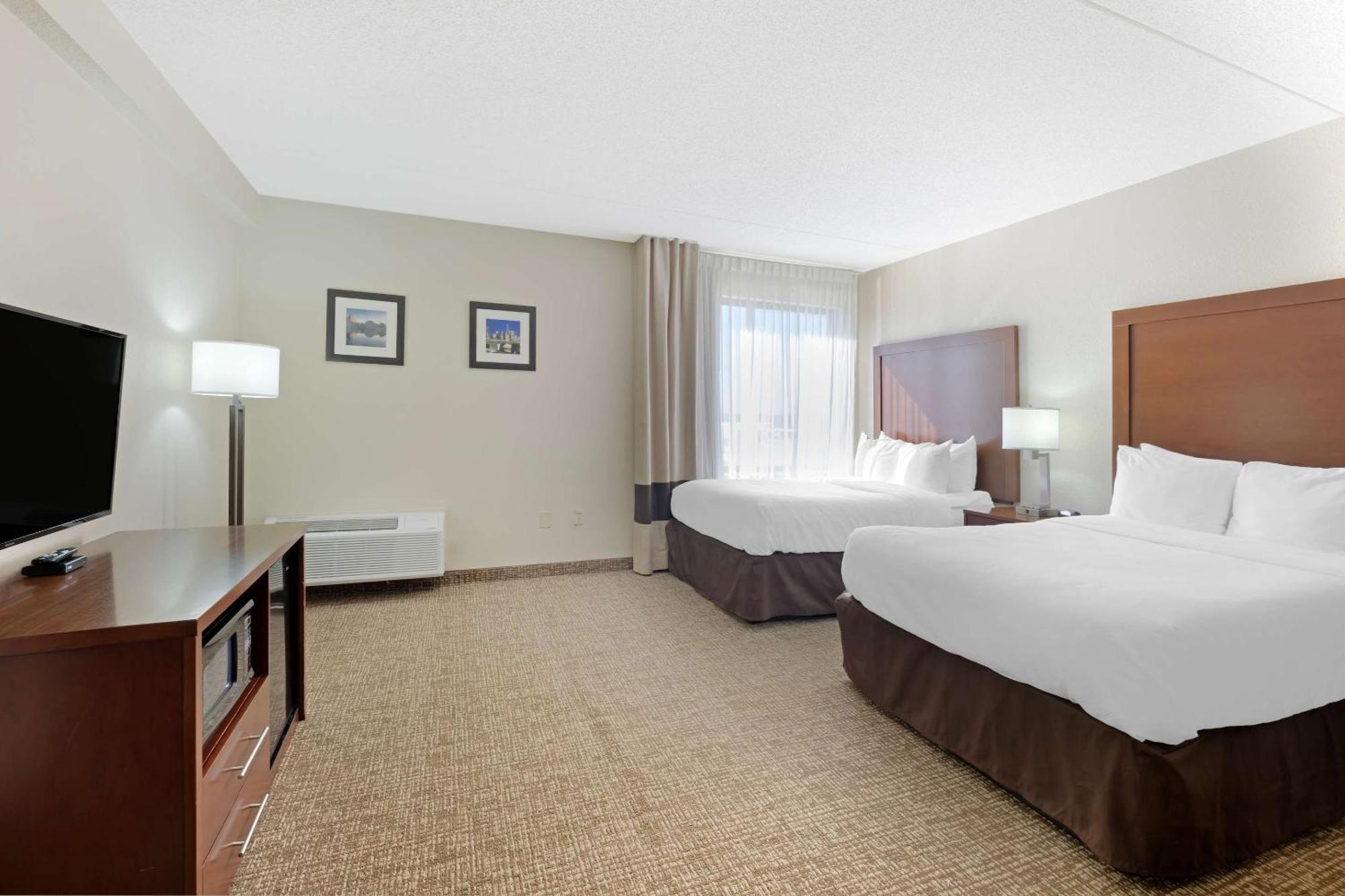 Comfort Inn & Suites Уичита Екстериор снимка