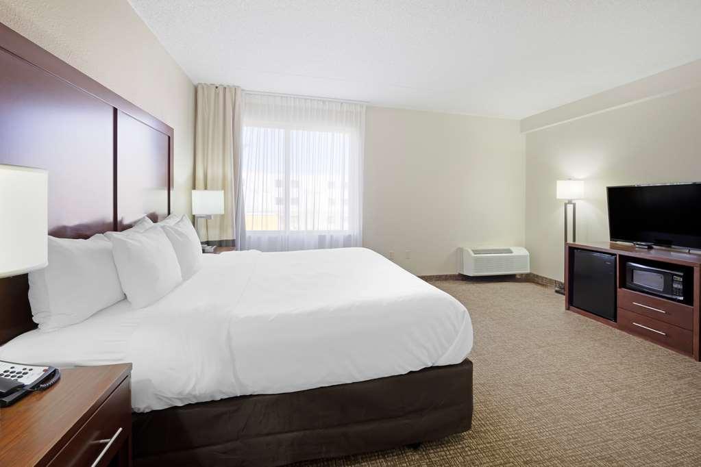 Comfort Inn & Suites Уичита Стая снимка