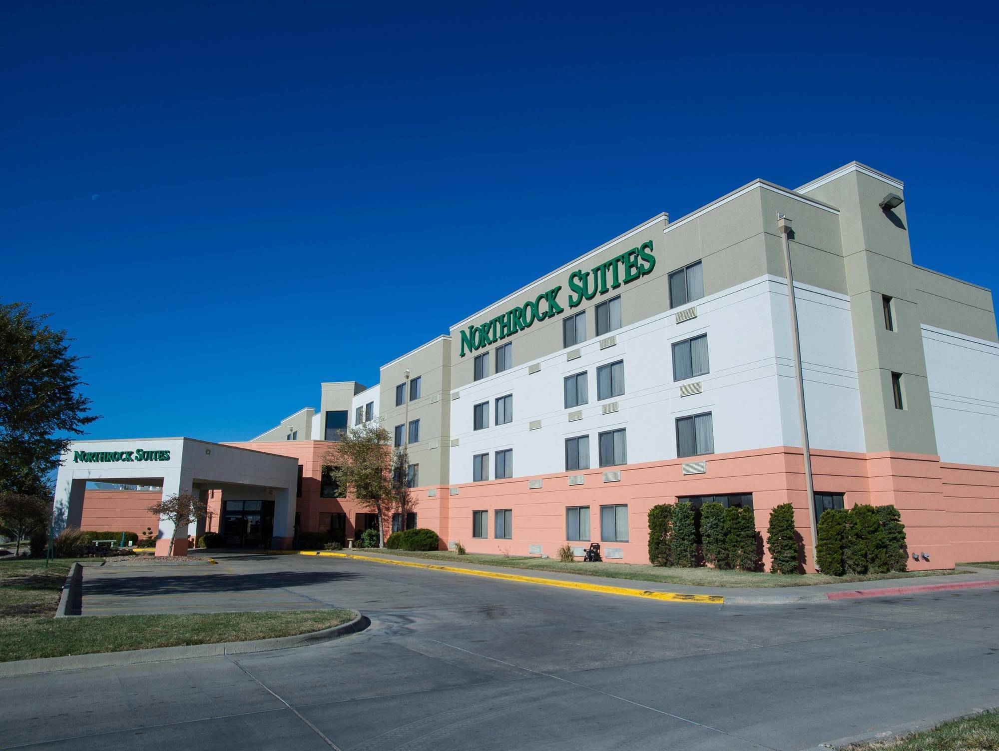 Comfort Inn & Suites Уичита Екстериор снимка